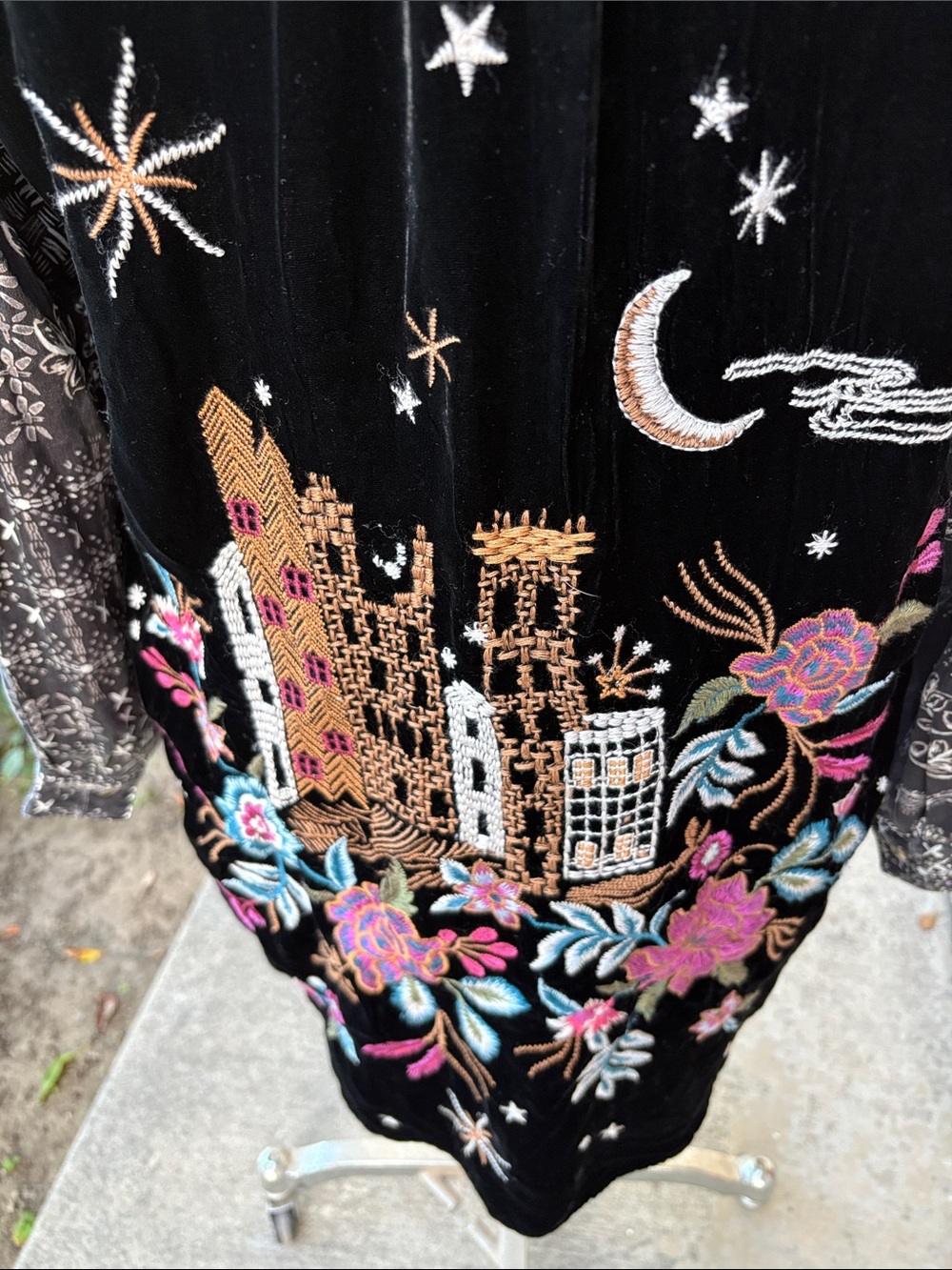 Johnny Was Workshop 100% Silk Embroidered plush Velvet Blouse/Tunic. Worn once - Picture 10 of 15